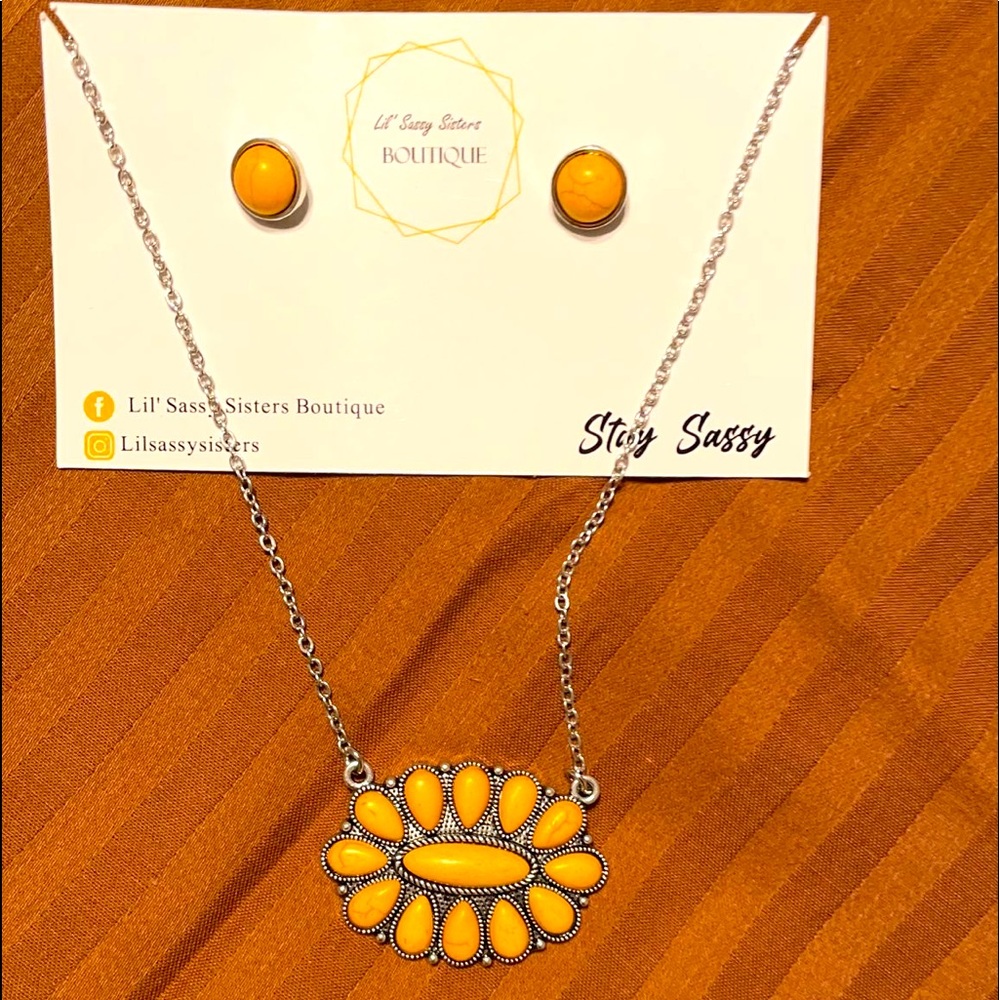 Set in yellow